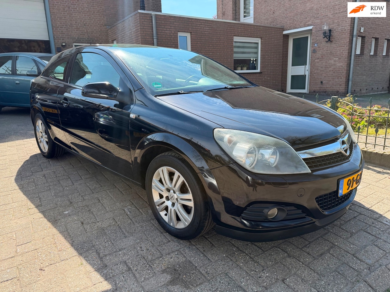 Opel Astra GTC - 1.8 Cosmo 1.8 Cosmo - AutoWereld.nl