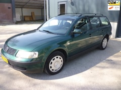 Volkswagen Passat Variant - 1.8-5V Trendline