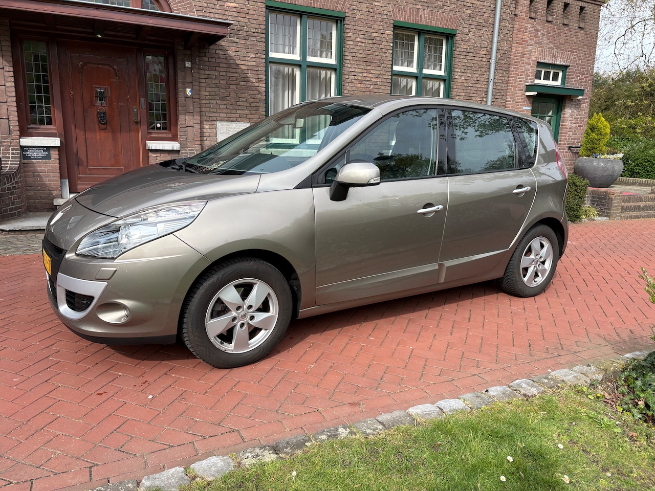 RENAULT MEGANE SCENIC