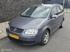 Volkswagen Touran - 1.6-16V FSI Trendline - Automaat