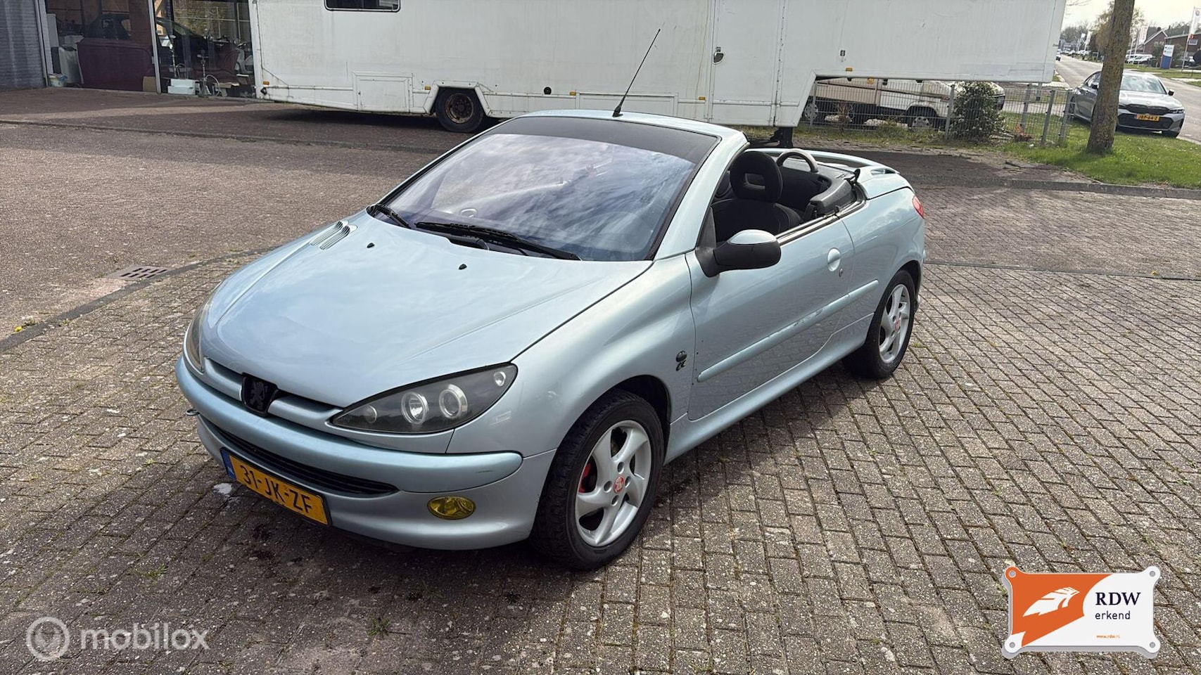 PEUGEOT 206
