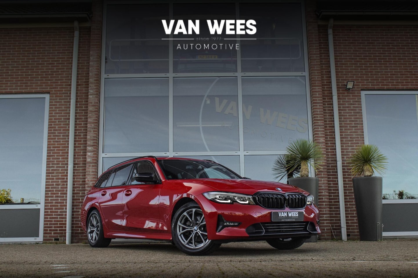 BMW 3-serie Touring - 318i Business Edition Plus | Sport Line | 2e eigenaar | NL auto | Shadow Line | HiFi audio - AutoWereld.nl