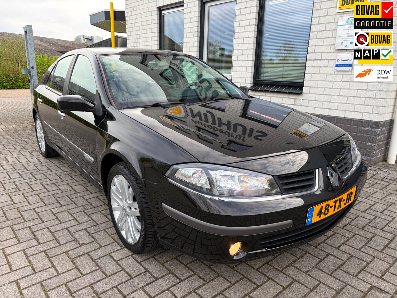 Renault Laguna - 2.0-16V T Tech Line / Climate Controle / Cruise Controle / Trekhaak / Telefoon - AutoWereld.nl