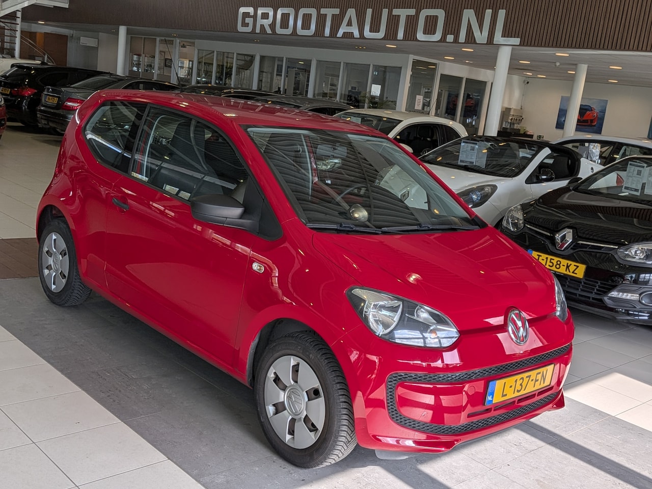 Volkswagen Up! - 1.0 high up! Airco, Stuurbekrachtiging - AutoWereld.nl