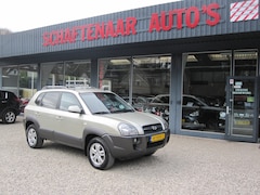 Hyundai Tucson - 2.0i Style met trekhaak apk 29-05-2027