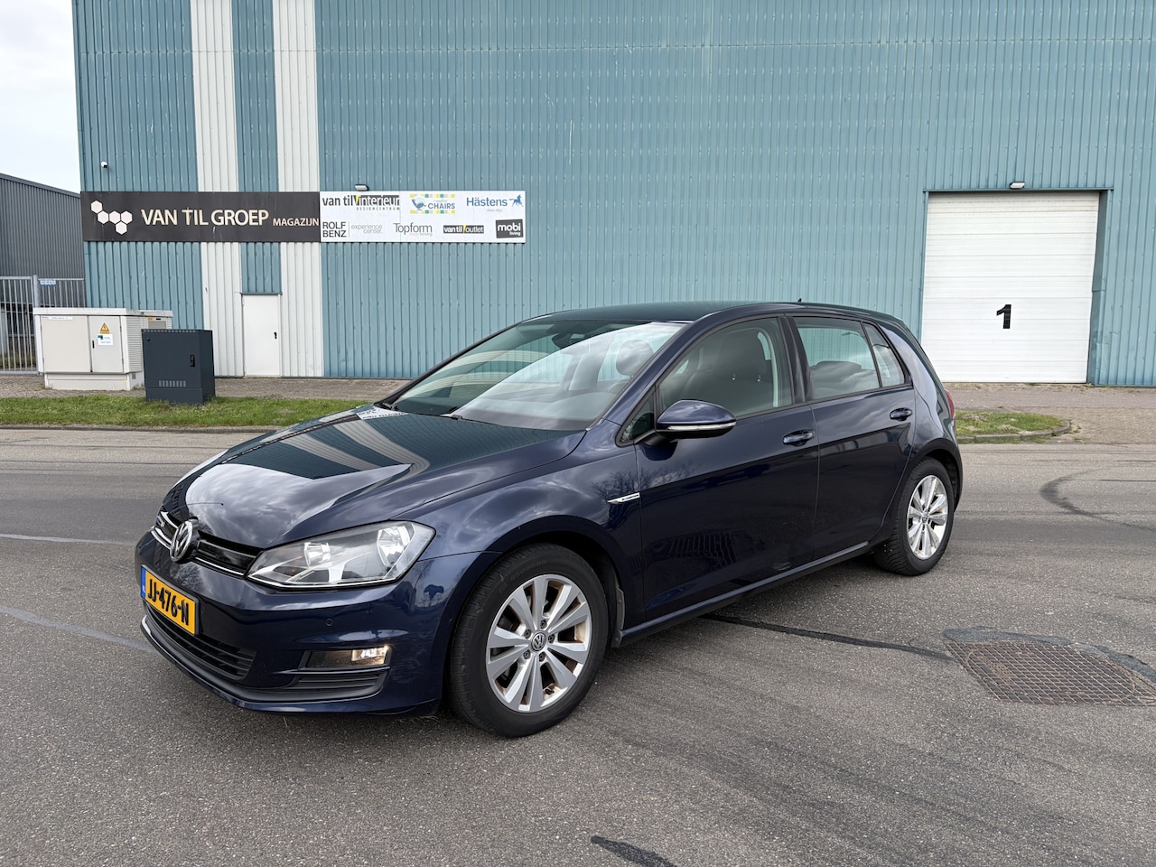 Volkswagen Golf - 1.0 TSI Comfortline 5-Deurs 6-Bak 116 PK. Als nieuw rijdende auto !!! - AutoWereld.nl