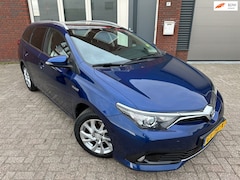 Toyota Auris - 1.8 Hybrid Lease Pro / Pano / Navi / Camera / PDC / DAB / NAP