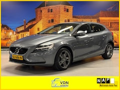 Volvo V40 - 2.0 D2 Kinetic Navi Clima LED PDC Trekhaak Half Leer