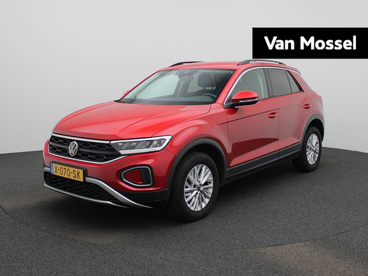Volkswagen T-Roc - 1.5 TSI Life 150 PK| Origineel Nederlands | 1e Eigenaar | Dealeronderhouden | Trekhaak | N - AutoWereld.nl