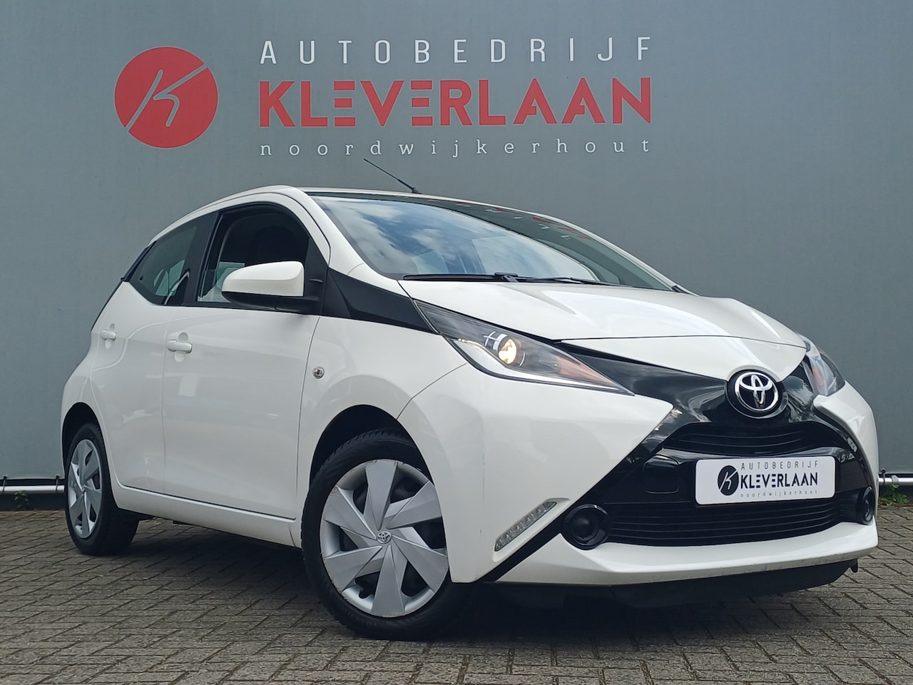 Toyota Aygo - 1.0 VVT-i x-play | CRUISCONTROLE | CAMERA | AIRCO | Wij bieden ook financiering mogelijkhe - AutoWereld.nl