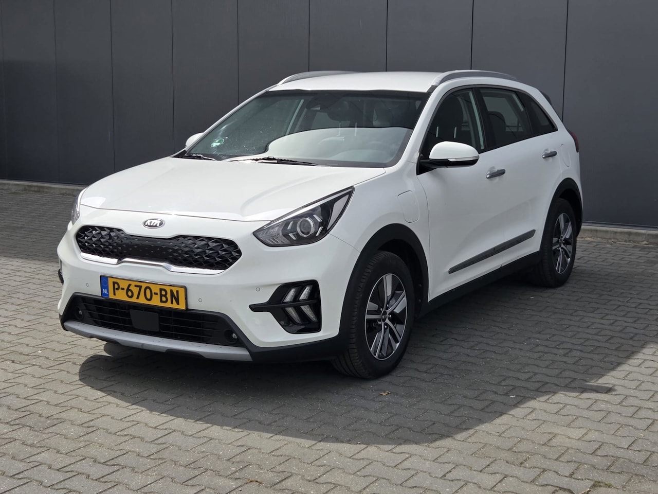 Kia Niro - 1.6 GDi PHEV DynamicLine Xenon - AutoWereld.nl