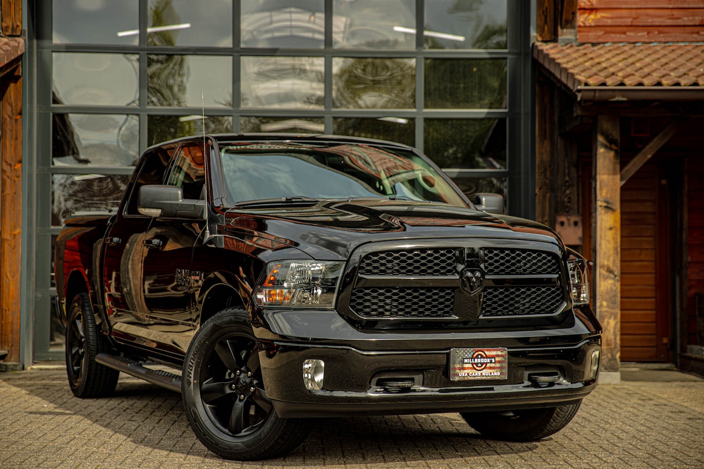 Dodge Ram 1500 - 5.7 V8 4x4 Crew Cab 5'7 Orgineel Nederlands - AutoWereld.nl