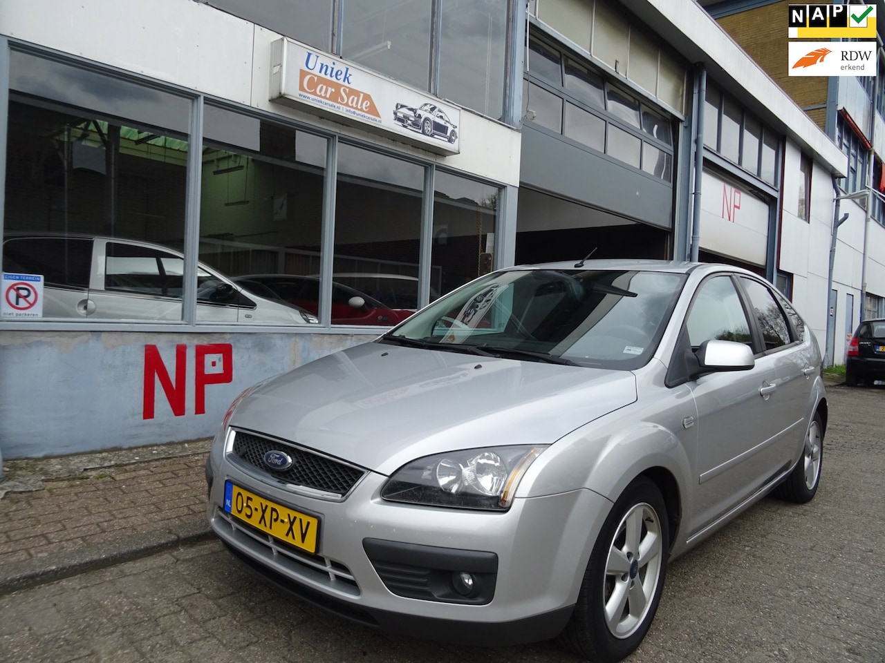 Ford Focus - 1.8-16V Ambiente Flexifuel 1.8-16V Ambiente Flexifuel - AutoWereld.nl