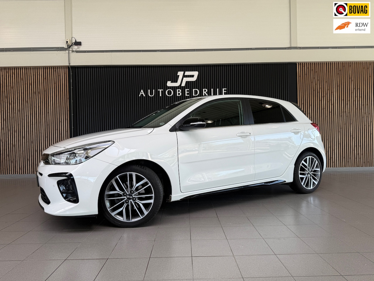 Kia Rio - 1.2 GT-LINE CRUISE|APPLECARPLAY|CAMERA|NAVI|STOEL&STUURVERWARMING|HALF LEDER|PDC| - AutoWereld.nl