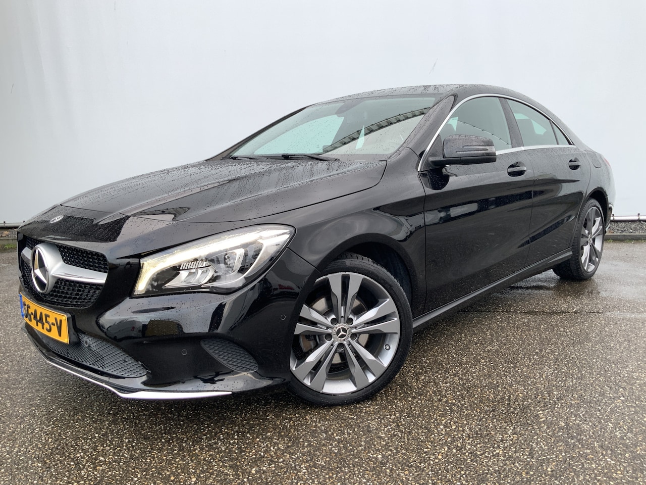 Mercedes-Benz CLA-Klasse - 180 Ambition Automaat Airco Cruise Navi Alu Velg Euro 6 - AutoWereld.nl