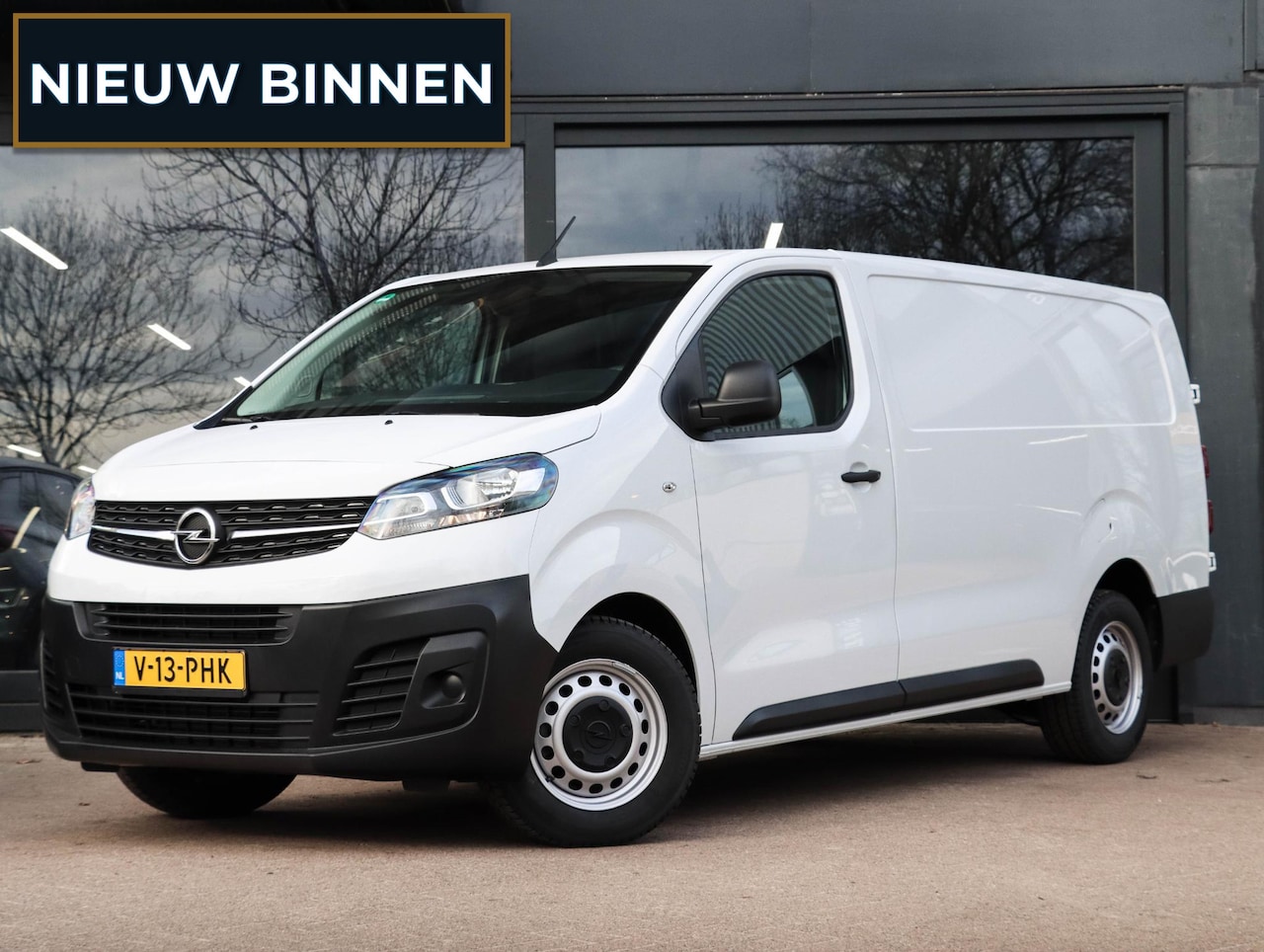 Opel Vivaro - 2.0 CDTI 145 L3 Airco | 3 zitpl. | 8.900km | Touchscreen | Laadruimtebetimmering - AutoWereld.nl