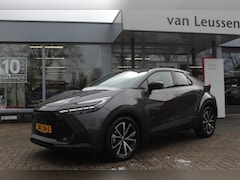 Toyota C-HR - 1.8 HYBRID 140 FIRST EDITION STUUR/STOEL&WISSERVERW. LED SENSOREN V+A NAVI DODEHOEKDETECTI