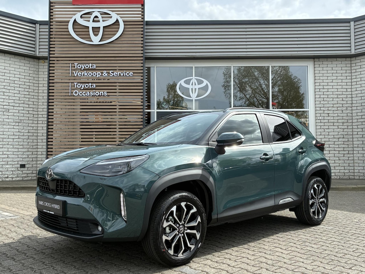 Toyota Yaris Cross - HYBRID 130 DYNAMIC NIEUW & DIRECT LEVERBAAR!!! COMFORT PACK BLIND-SPOT PARK-SENSOREN STOEL - AutoWereld.nl