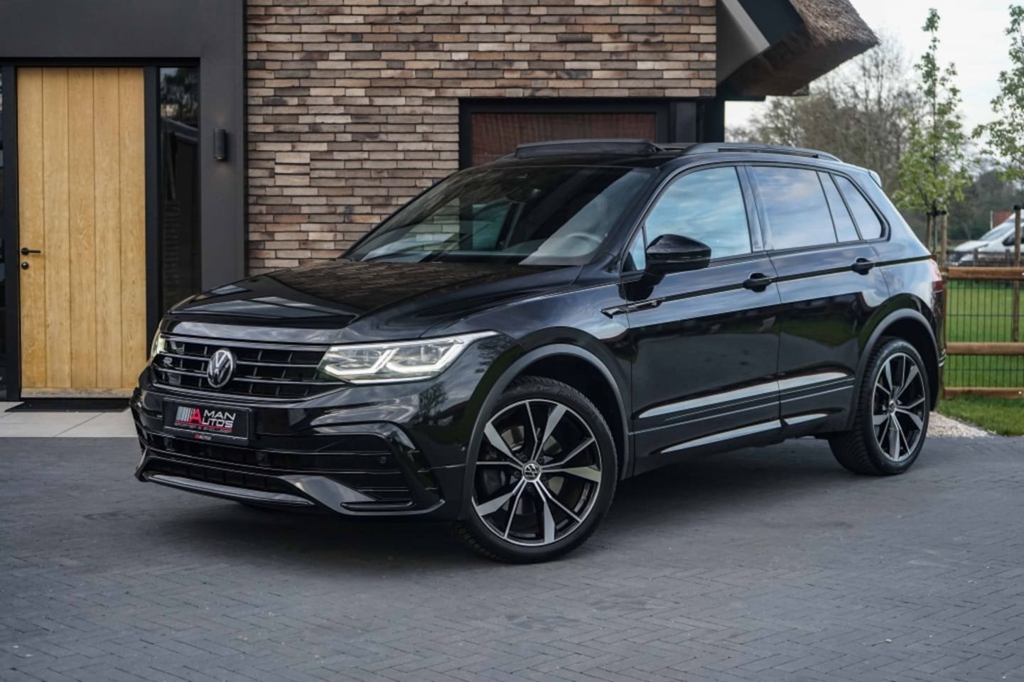 Volkswagen Tiguan - 3X R-Line 2.0 TSI 4Motion 245PK R - AutoWereld.nl