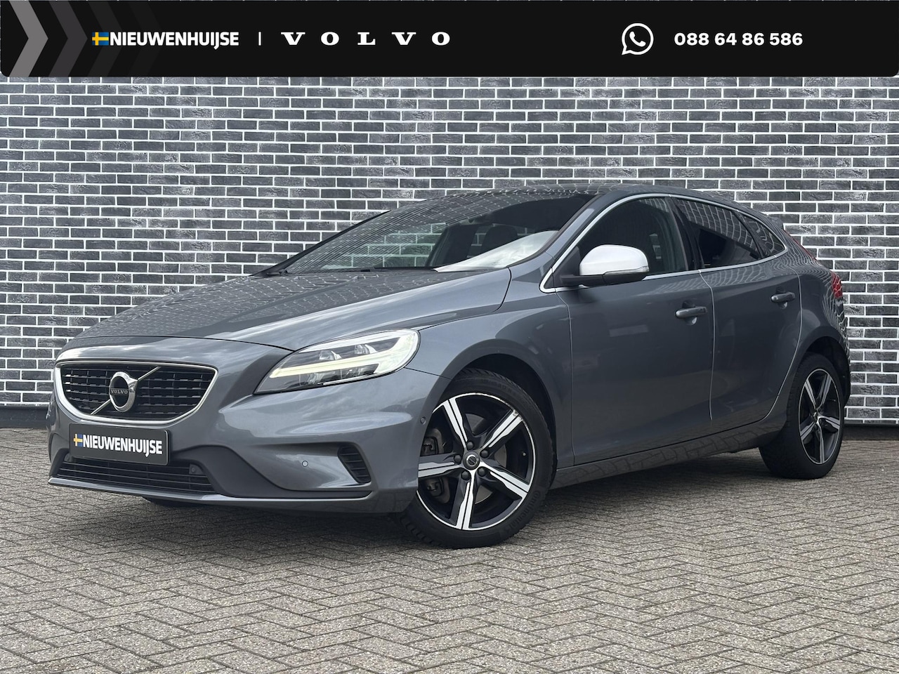 Volvo V40 - 1.5 T3 Polar+ Sport | Panoramadak | Navigatie | DAB | Achteruitrijcamera | Lichtmetalen Ve - AutoWereld.nl