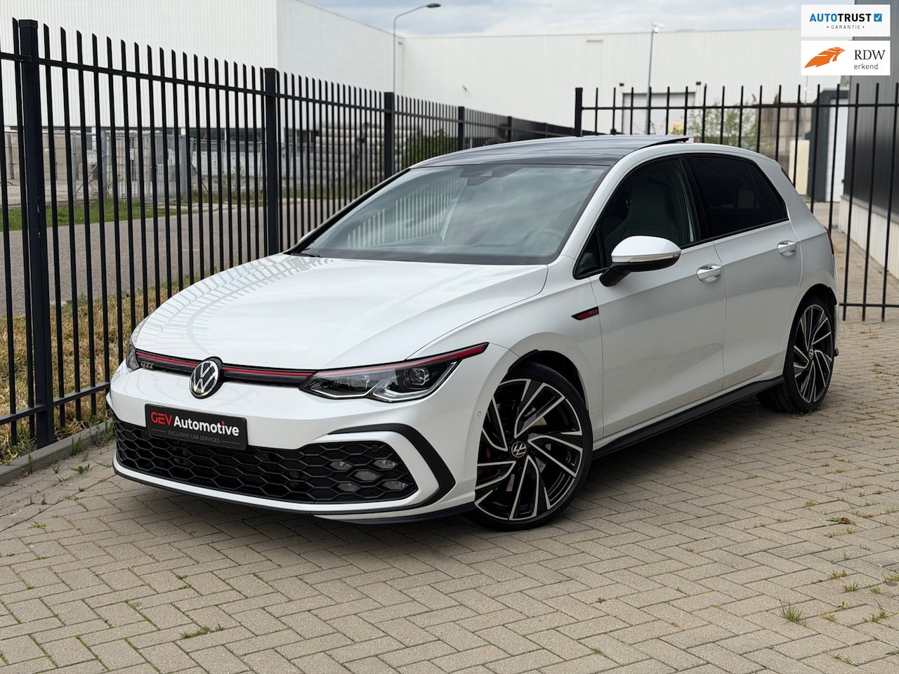 Volkswagen Golf - 2.0 TSI GTI Pano HUD H&K ACC Memory Leer - AutoWereld.nl