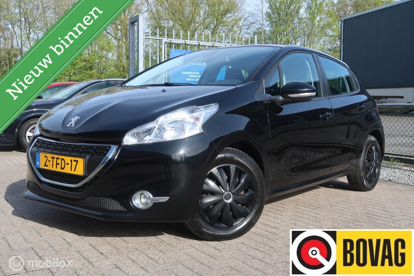 Peugeot 208 - 1.2 VTi Envy NAVI, CRUISECONTROL, CLIMA - AutoWereld.nl