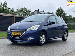 Peugeot 208 - 1.2 VTi Allure 5DR*Navigatie*Pano*Stoelverwarming*Cruise*Airco*LM velgen*Parkeersensoren*A
