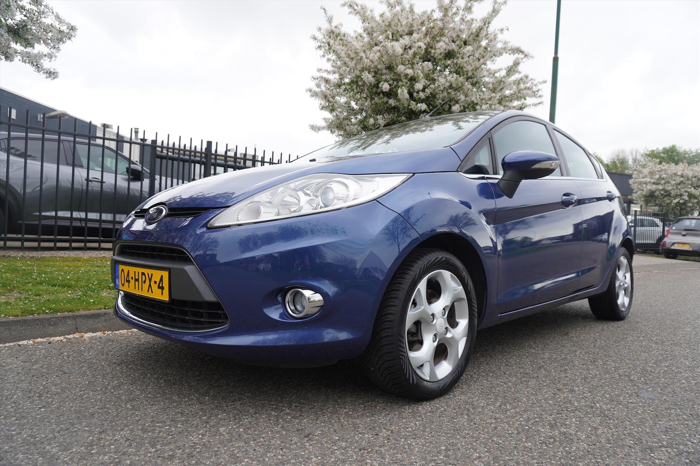 Ford Fiesta - 1.25 82pk 5D Clima LM PDC Mooi en Goed - AutoWereld.nl