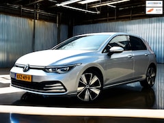 Volkswagen Golf - 1.4 eHybrid Style plugin_204PK_Carplay_stoel massage_ACC