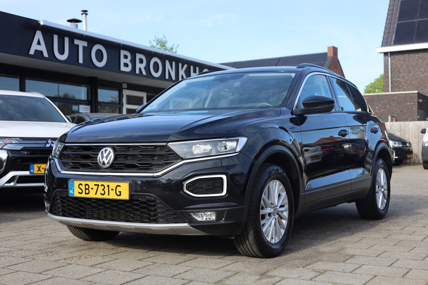 Volkswagen T-Roc - 1.5 TSI STYLE I TREKHAAK I CARPLAY I ADAPTIEF CC - AutoWereld.nl
