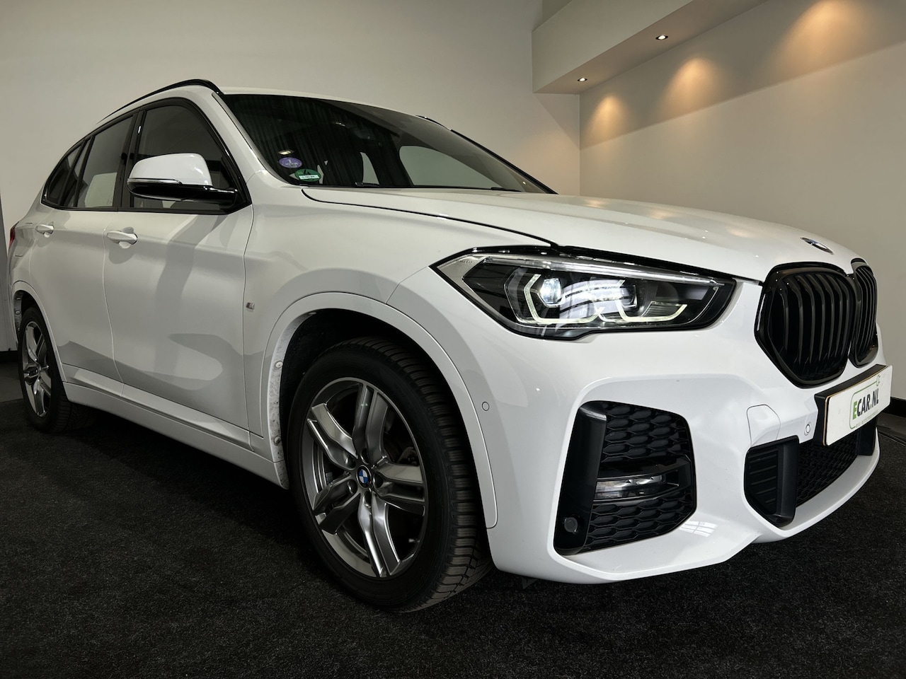 BMW X1 - xDrive25e eDrive Edition M-Sport Panodak, leder, camera, HiFi, HUD, Spiegelpakket - AutoWereld.nl