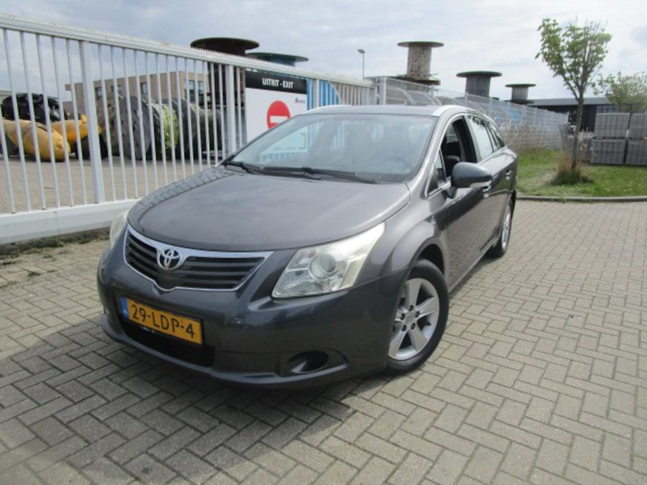 Toyota Avensis Wagon - 1.6 VVTi Comfort 1.6 VVTi Comfort - AutoWereld.nl