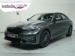 BMW 3-serie - 320i Sport Line Led koplampen Apple Carplay Leder Memory Stoelverwarming 1e Eigenaar NAP