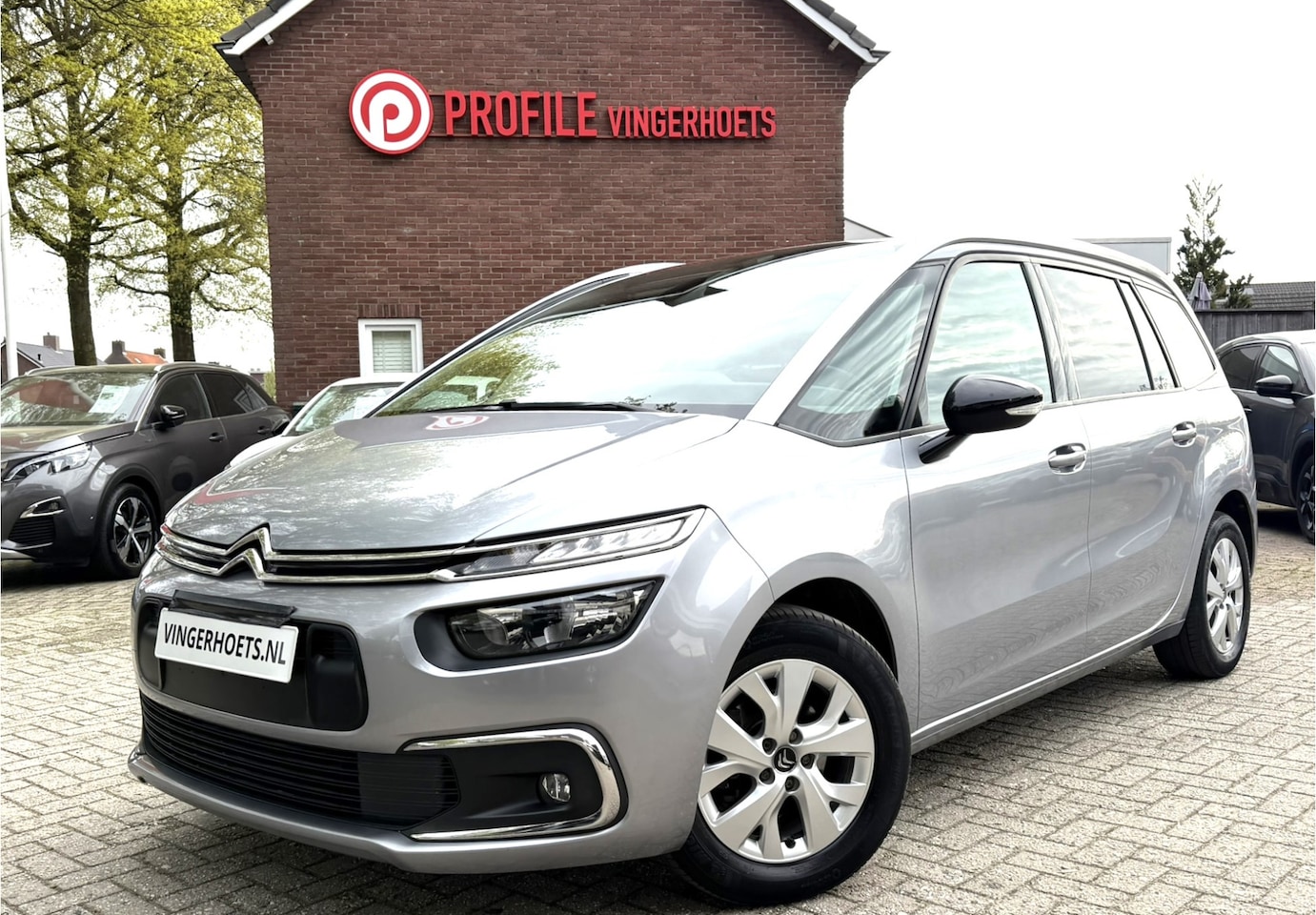 Citroën Grand C4 SpaceTourer - 7-Persoons 130 Pk Benzine * Navigatie * Keyless Start * DAB Radio * Climate & Cruise Contr - AutoWereld.nl