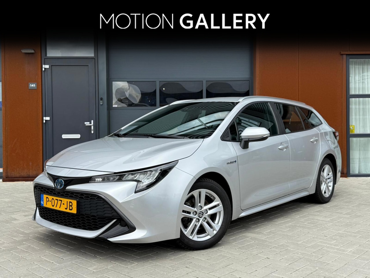 Toyota Corolla Touring Sports - 1.8 Hybrid Active | NAP | Camera | ACC | Dealer | CarPlay | Climate | LED | DAB | BTW Auto - AutoWereld.nl