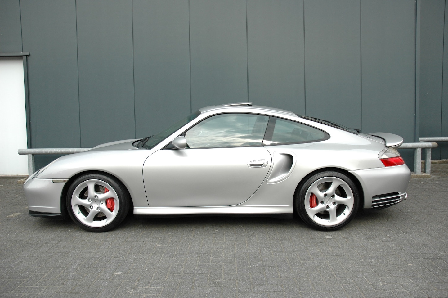 Porsche 911 - 996 3.6 Turbo - AutoWereld.nl