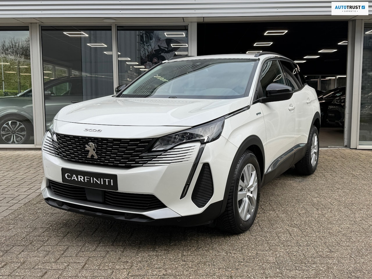 Peugeot 3008 - 1.2 PureTech Allure Pack Business 130 Pk | Navigatie | Cruise | Camera | Clima | 17". - AutoWereld.nl