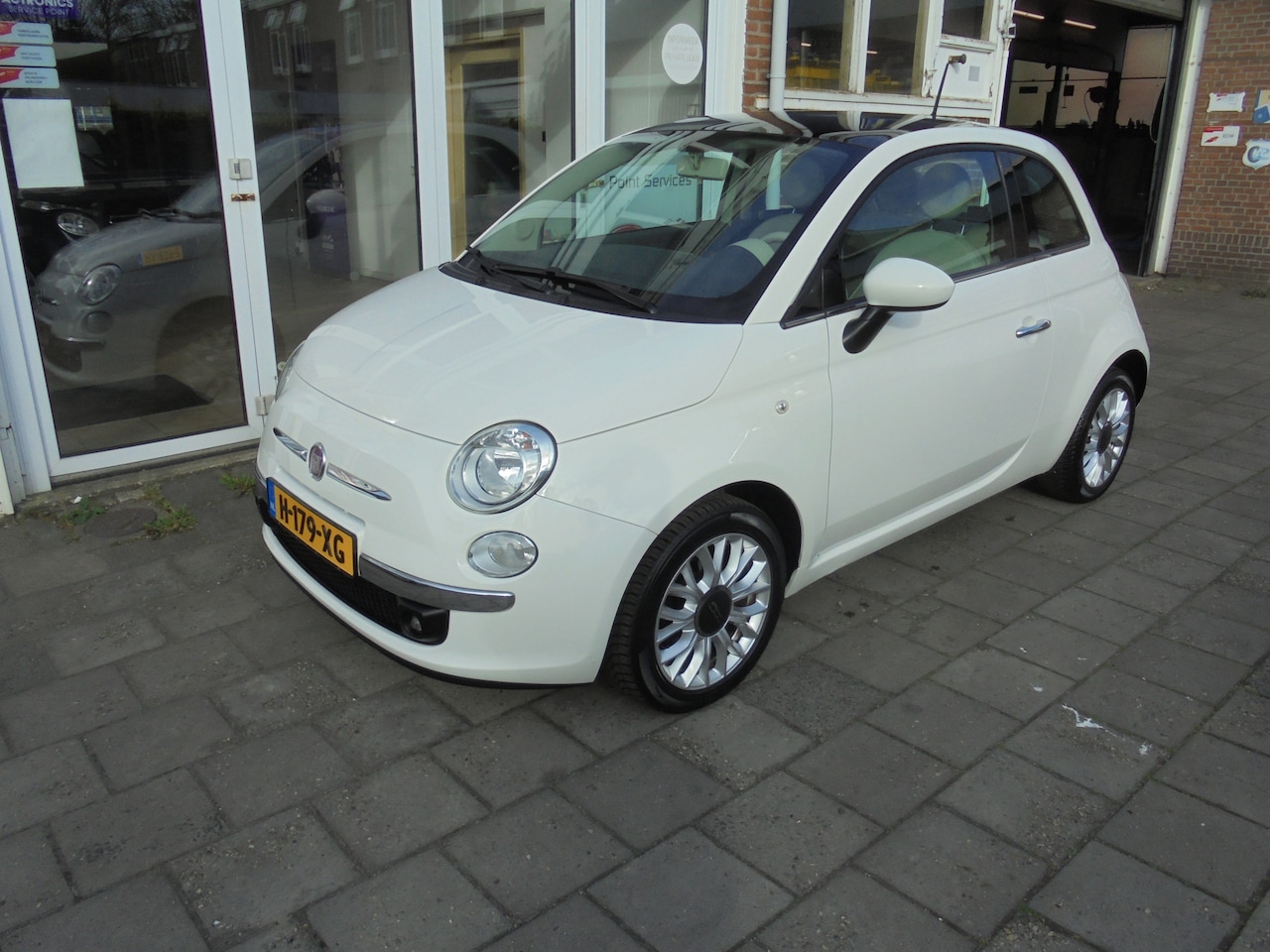 Fiat 500 - 1.2 Lounge Panormadak schuifdak, Navigatie, AIrco, Bluetooth, Audiosysteem, Boordcomputer, - AutoWereld.nl