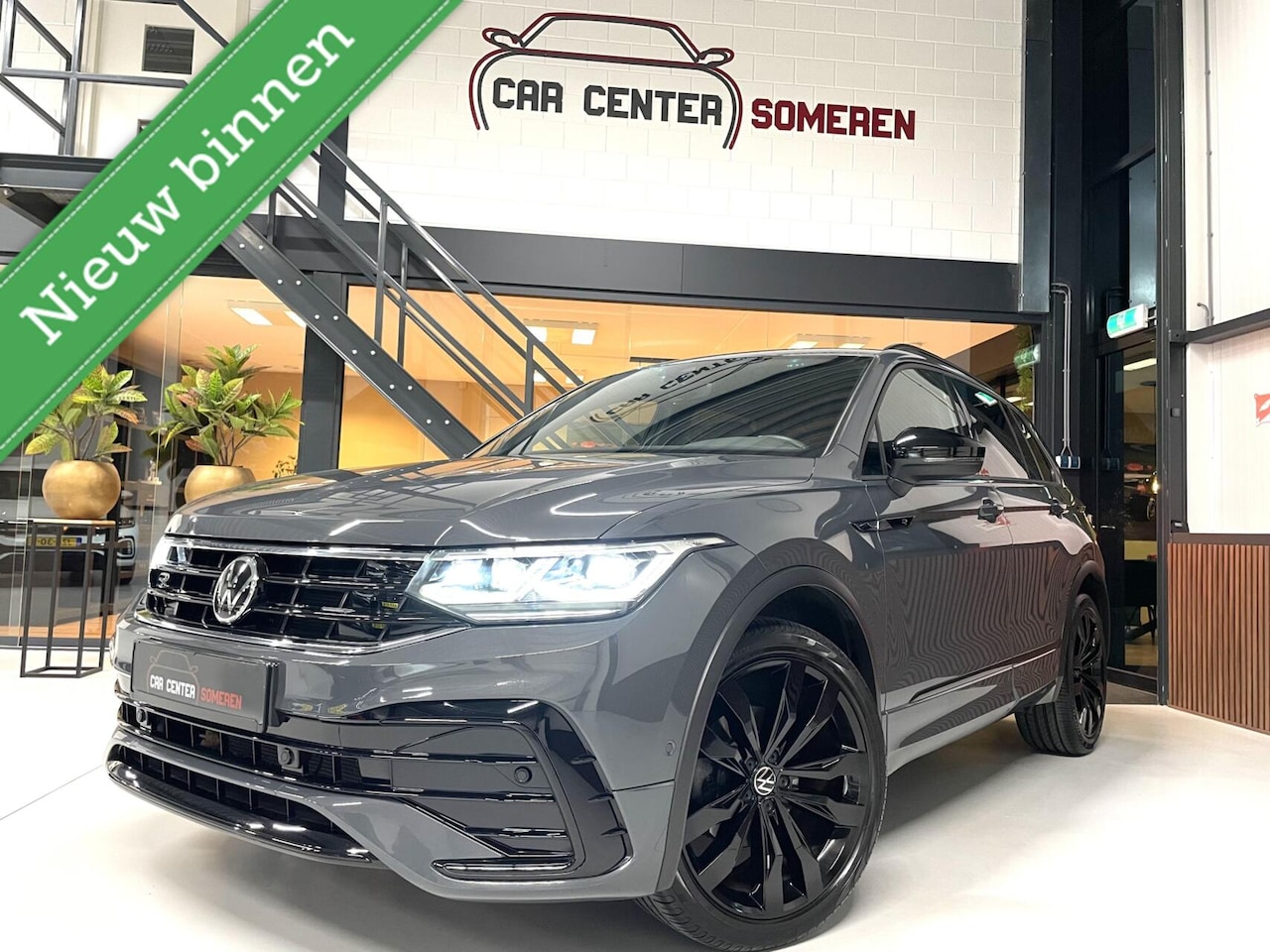 Volkswagen Tiguan - 1.5 TSI R-Line Black Style/ Cam/ 20'inch/ Trekhaak/ IQ Matrix - AutoWereld.nl