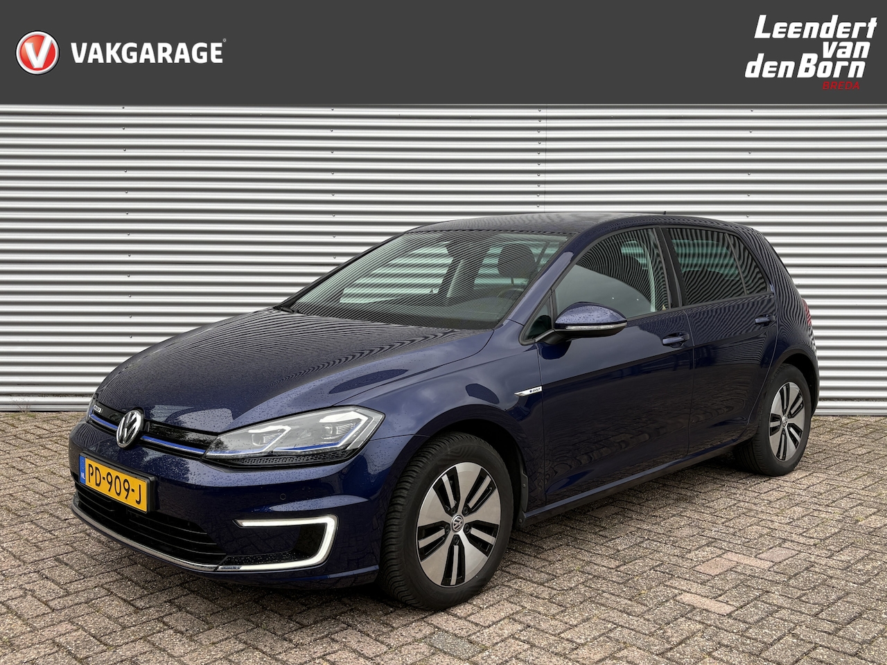 Volkswagen e-Golf - e-Golf | Parkeersensoren V+A | Cruise control adaptief | Navi | Carplay - AutoWereld.nl