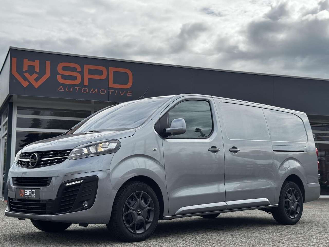 Opel Vivaro - bestel 2.0 CDTI L3H1 Innovation|Autom|Cam|Carpl - AutoWereld.nl