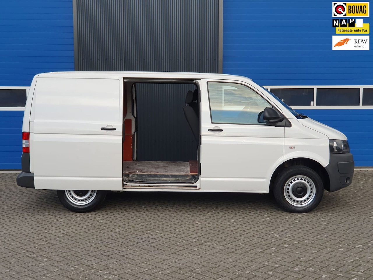 Volkswagen Transporter - 2.0 TDI L1H1 2 x Schuifdeur Airco - AutoWereld.nl