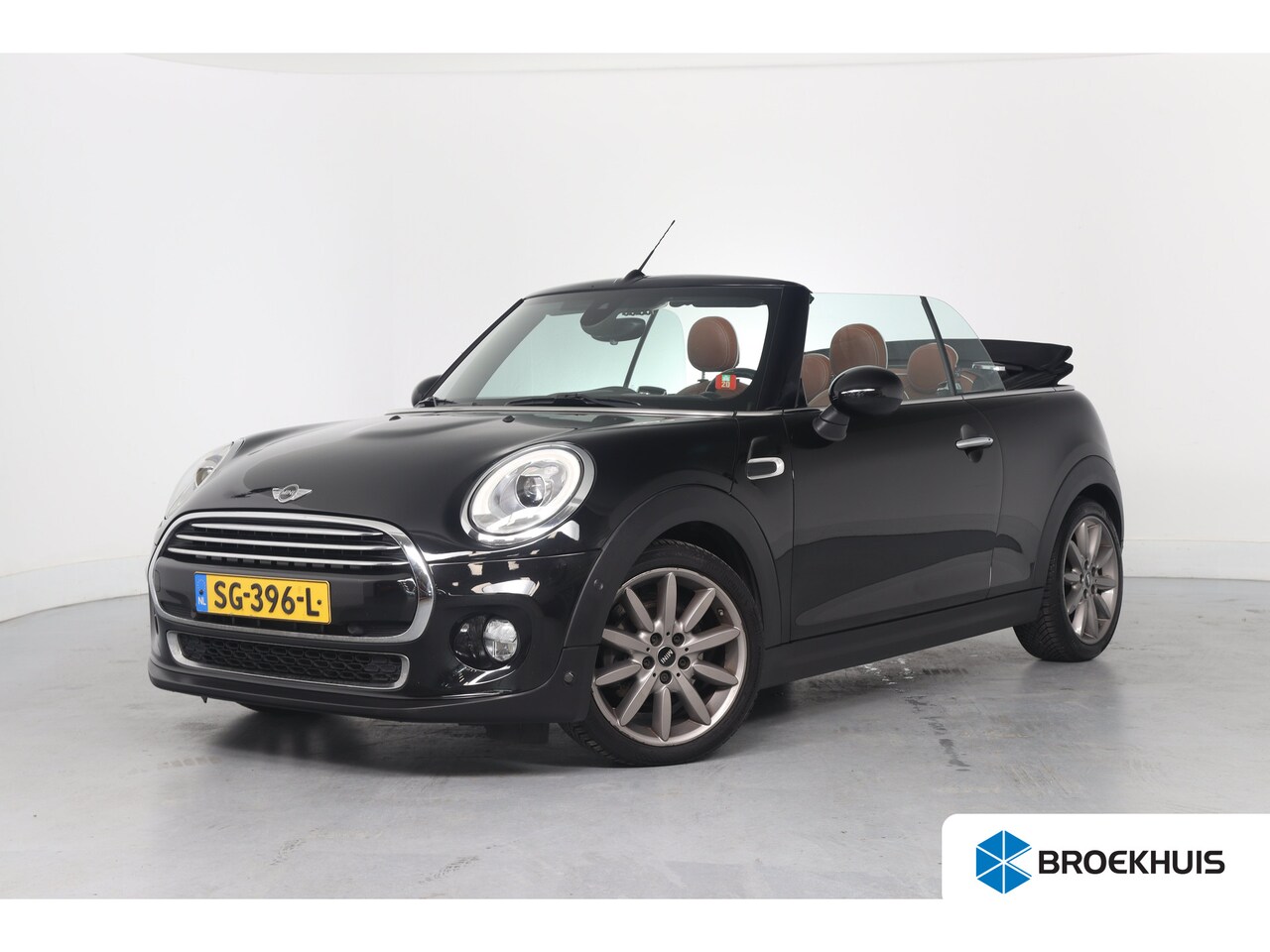 MINI Cabrio - Mini 1.5 Cooper Chili Serious Business | Stoelverwarming | Camera | Head-Up | Climate Cont - AutoWereld.nl