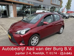 Toyota Yaris - 1.0 VVT-i Comfort Trekhaak , Airco , Electrische ramen & Spiegels , Hoge instap