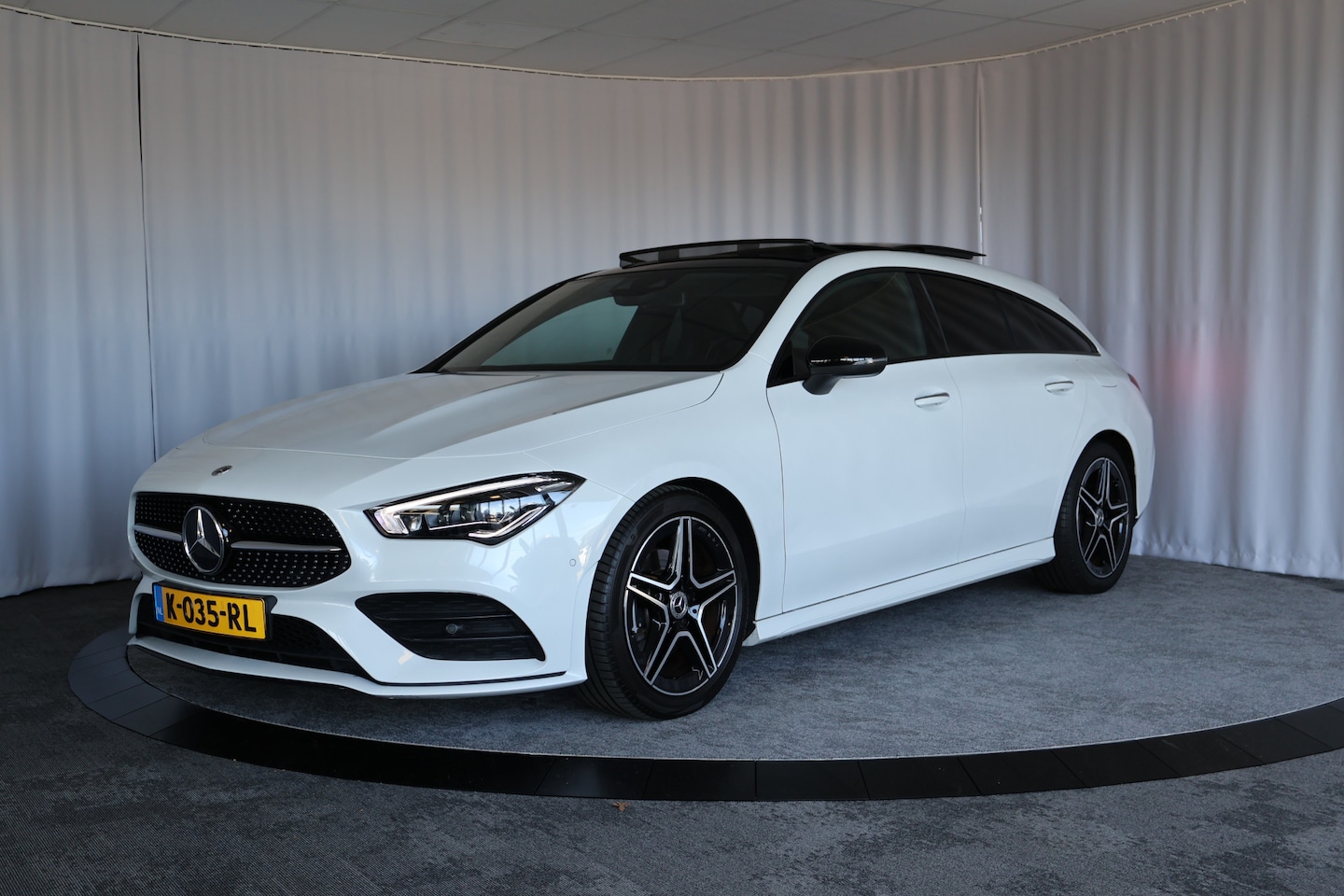 Mercedes-Benz CLA-klasse Shooting Brake - AMG 180 Business Solution, Pano, Sfeerverl, Trekhaak - AutoWereld.nl