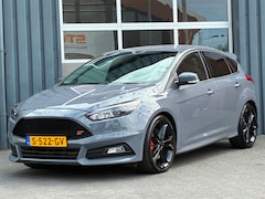 Ford Focus - 2.0 ST Navigatie, Camera, Climate control, Leder, Goed onderhouden
