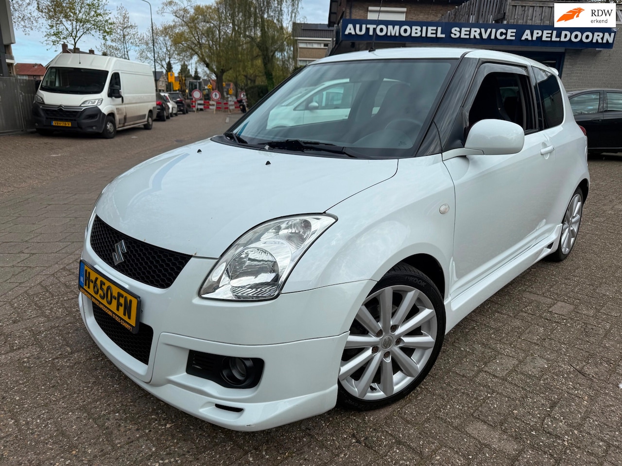 Suzuki Swift - 1.6 Sport *CLIMA*STOELVERW.*ELEKTR. RAMEN*LM. VELGEN*STUURBED.* - AutoWereld.nl