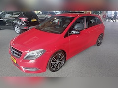 Mercedes-Benz B-klasse - 180 122 PK automaat Night Pakket zwarte hemel