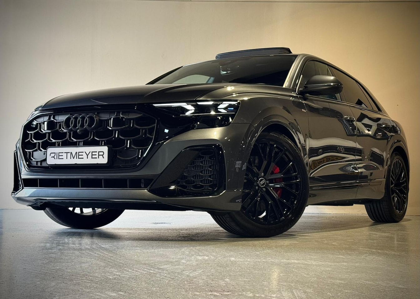 Audi Q8 - 55 TFSI e quattro S-Line |Pano |RS Zetels |Softcolse |Luchtvering | 4wielbestuuring | - AutoWereld.nl