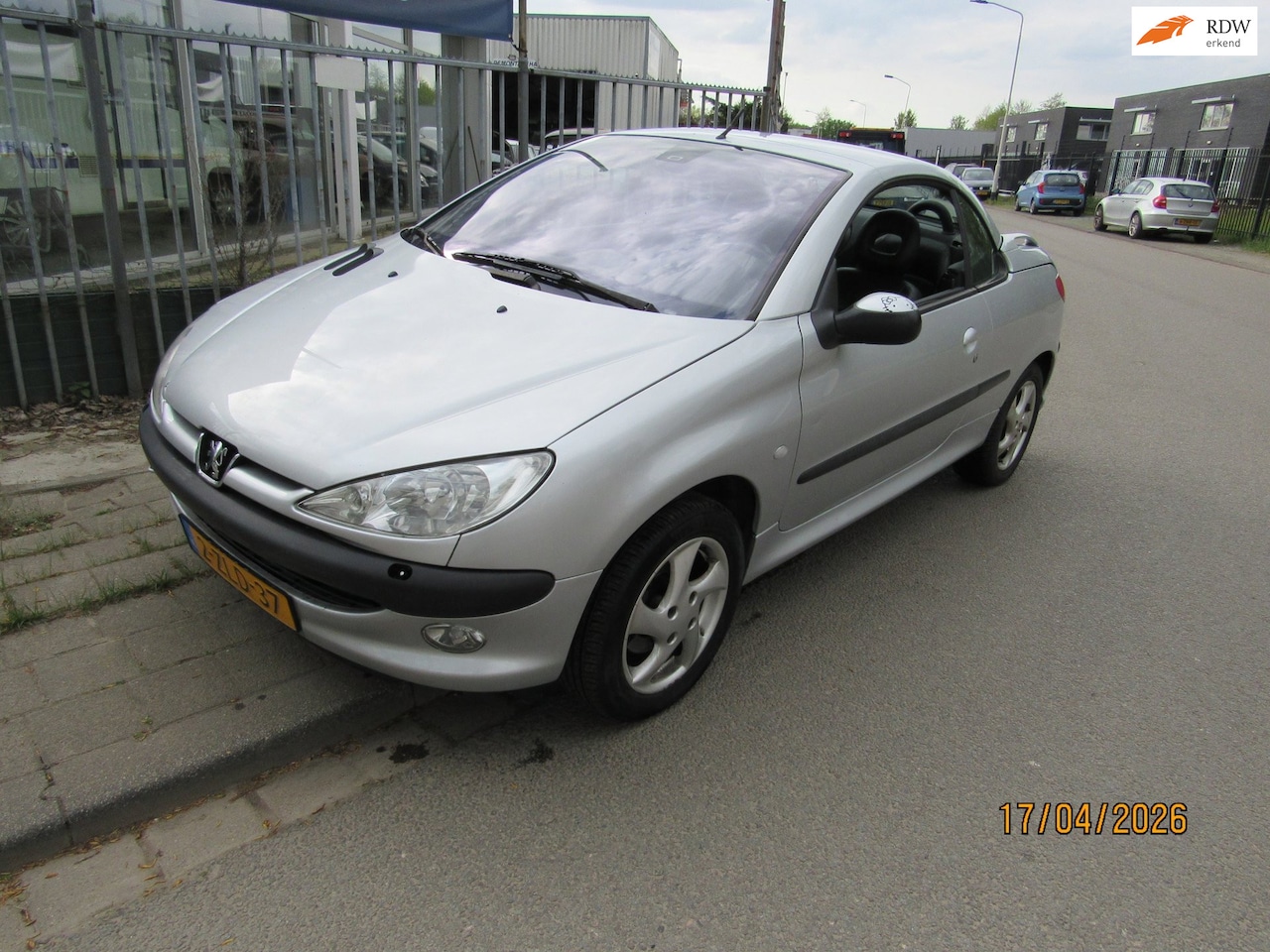Peugeot 206 CC - 1.6-16V 1.6-16V,automaat - AutoWereld.nl